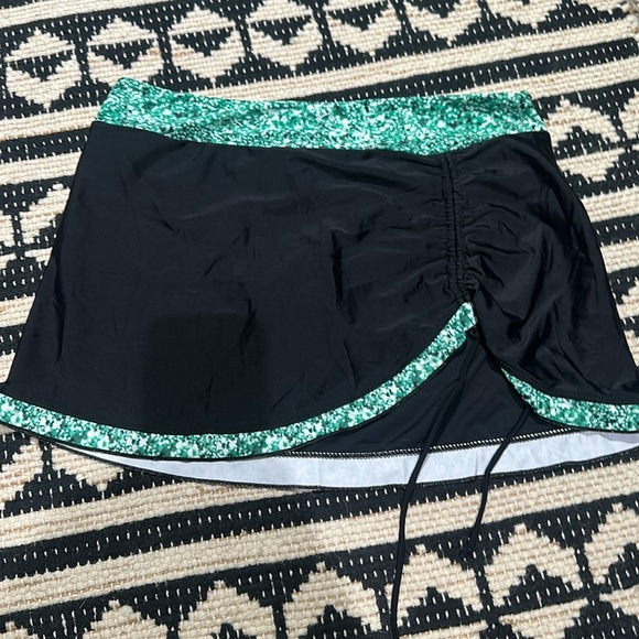 Nwt rekita Black and green Sequin print Swimsuit two piece - Picture 5 of 6